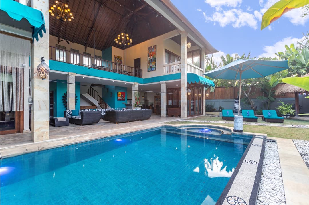 Villa Mystique