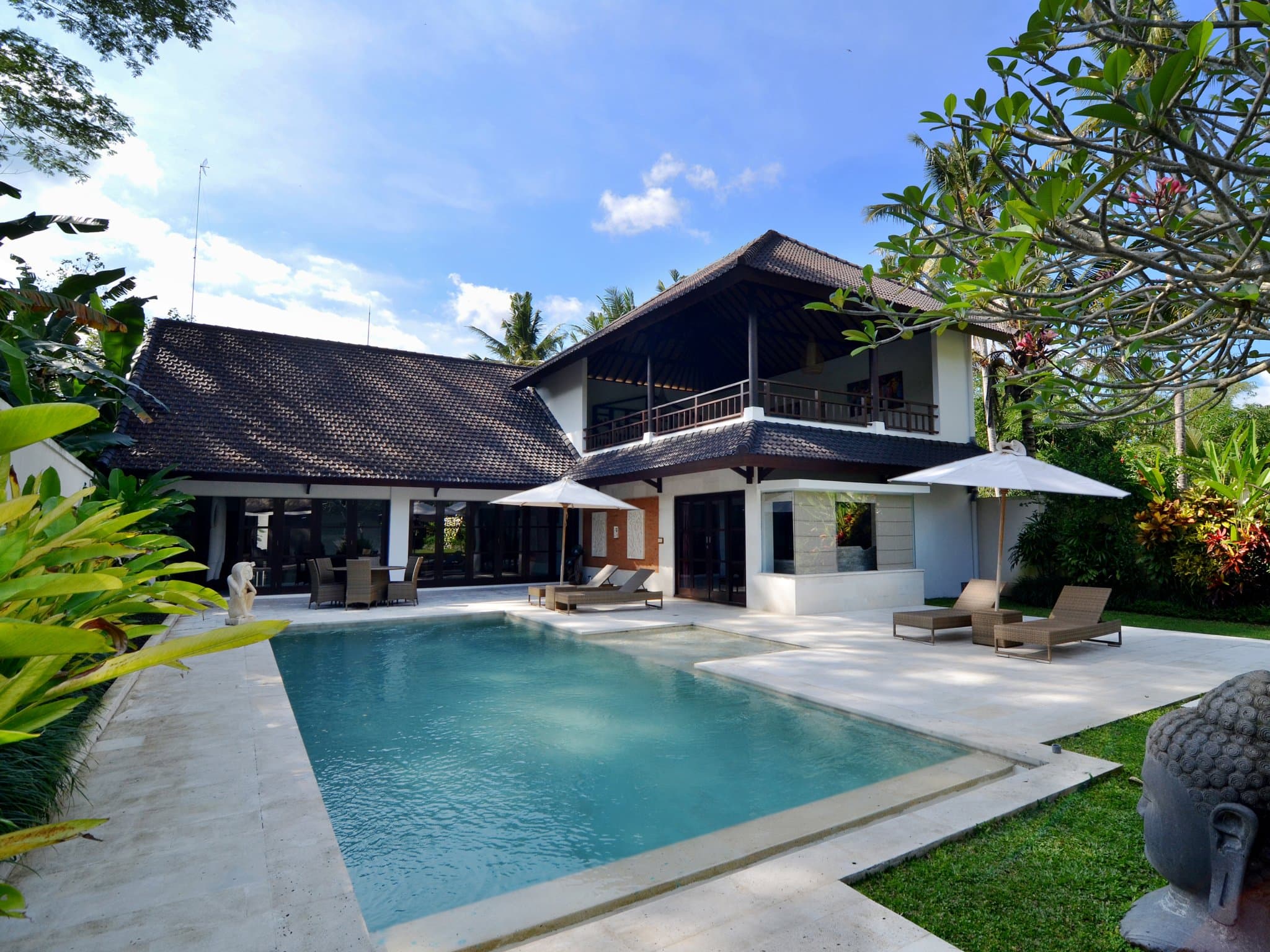 Villa Candi Kecil Empat Main